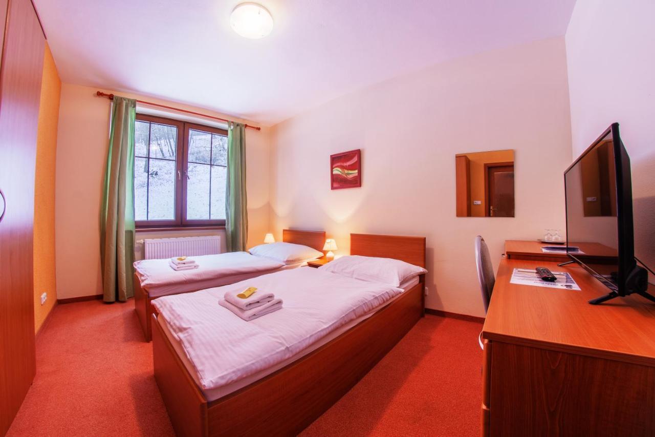 Hotel Adria Nova Dubnica Exterior photo