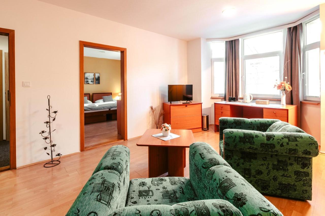 Hotel Adria Nova Dubnica Exterior photo
