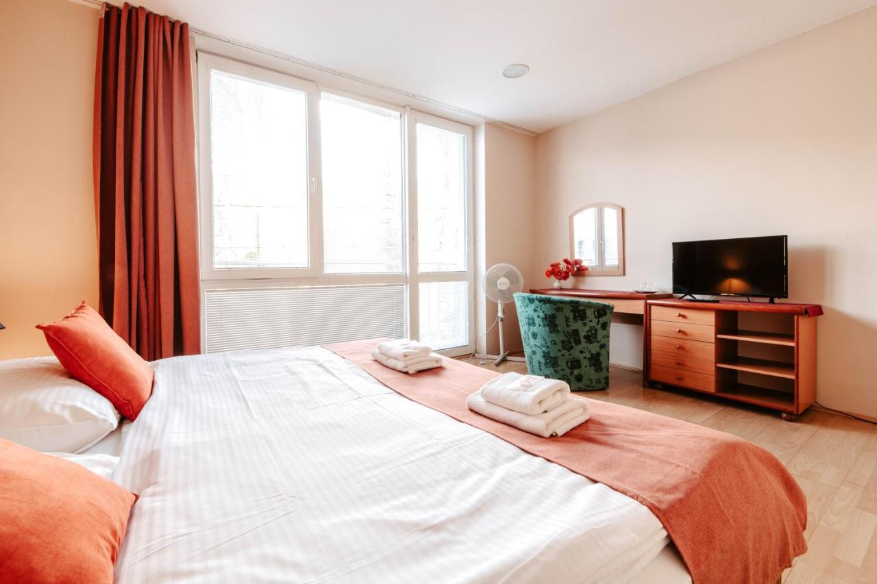 Hotel Adria Nova Dubnica Exterior photo
