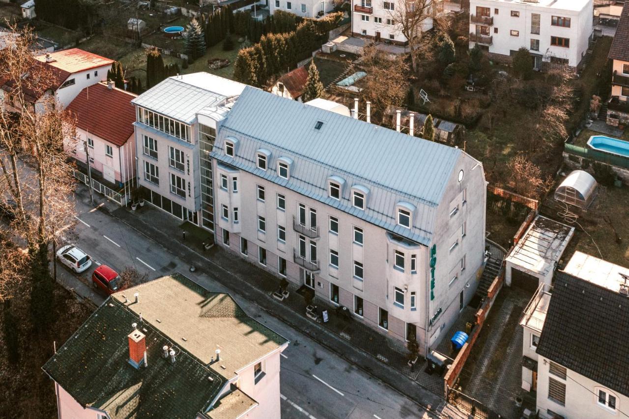Hotel Adria Nova Dubnica Exterior photo