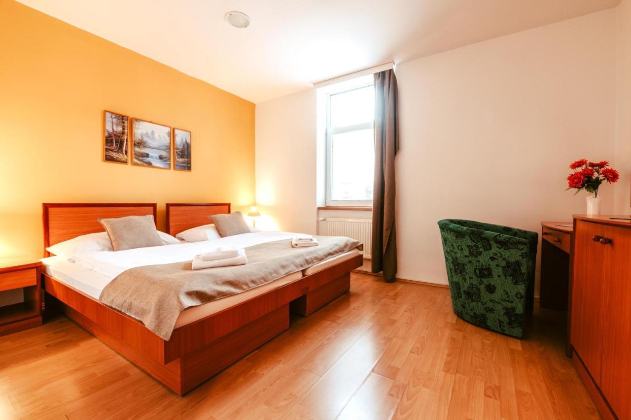 Hotel Adria Nova Dubnica Exterior photo